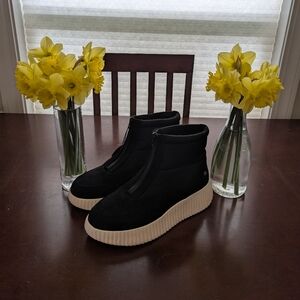 Women's White Mountain Platform Shoes SZ 10 NEW!